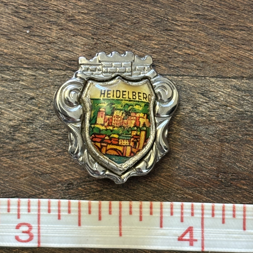 Heidelberg Germany Souvenir Castle Faux Enamel Pin Silver Tone